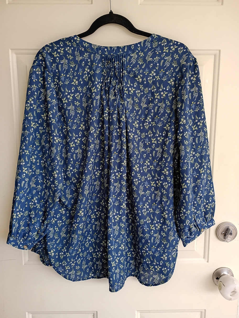 JACHS Girlfriend Blue Floral Split-Neck Hidden Button 3/4 Sleeve Blouse Large - Picture 4 of 7